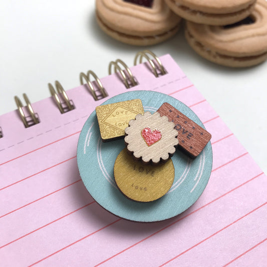 Biscuit Plate Brooch – A Little Plate of Love