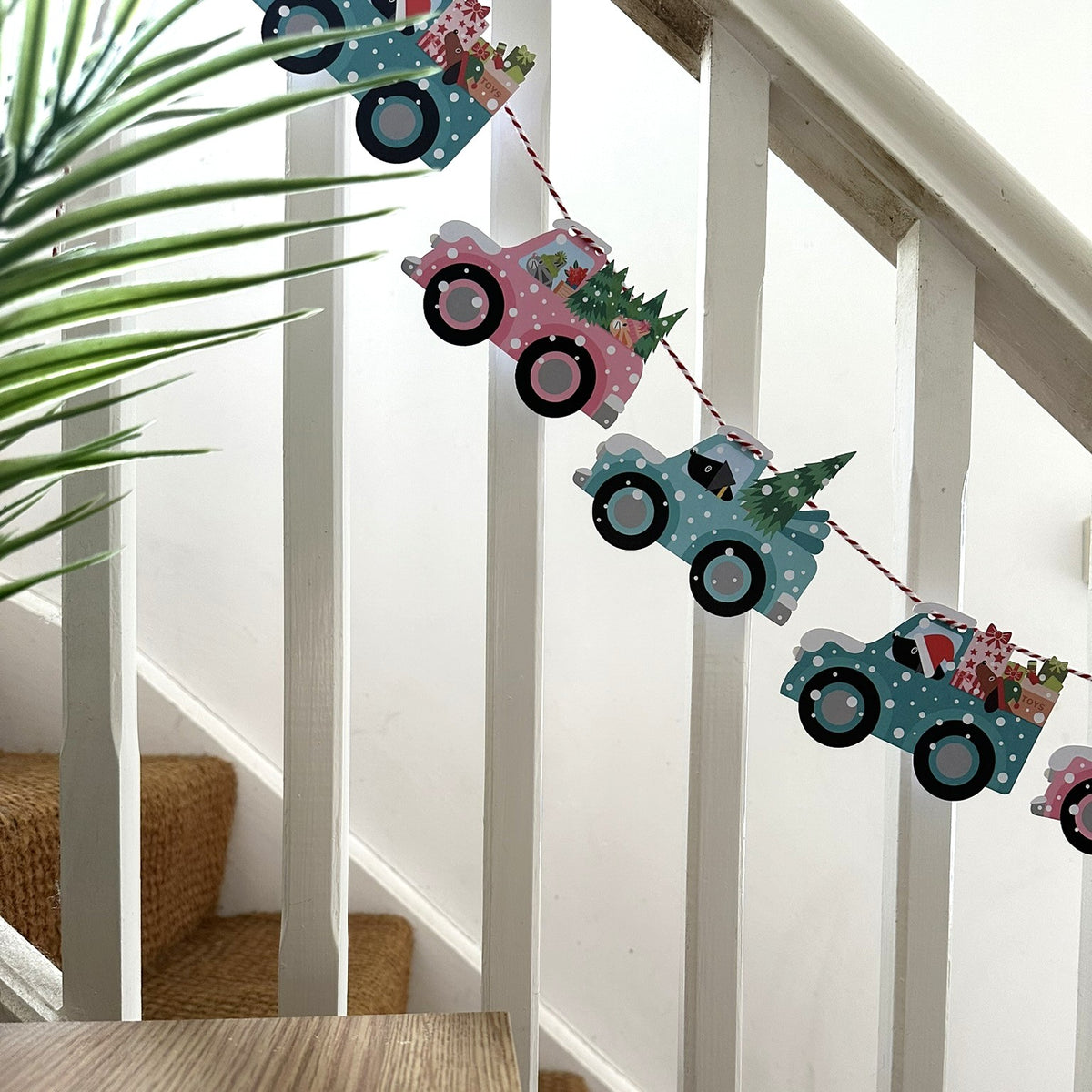 Vintage Cars Driven by Dogs & Cats - Festive Garlands