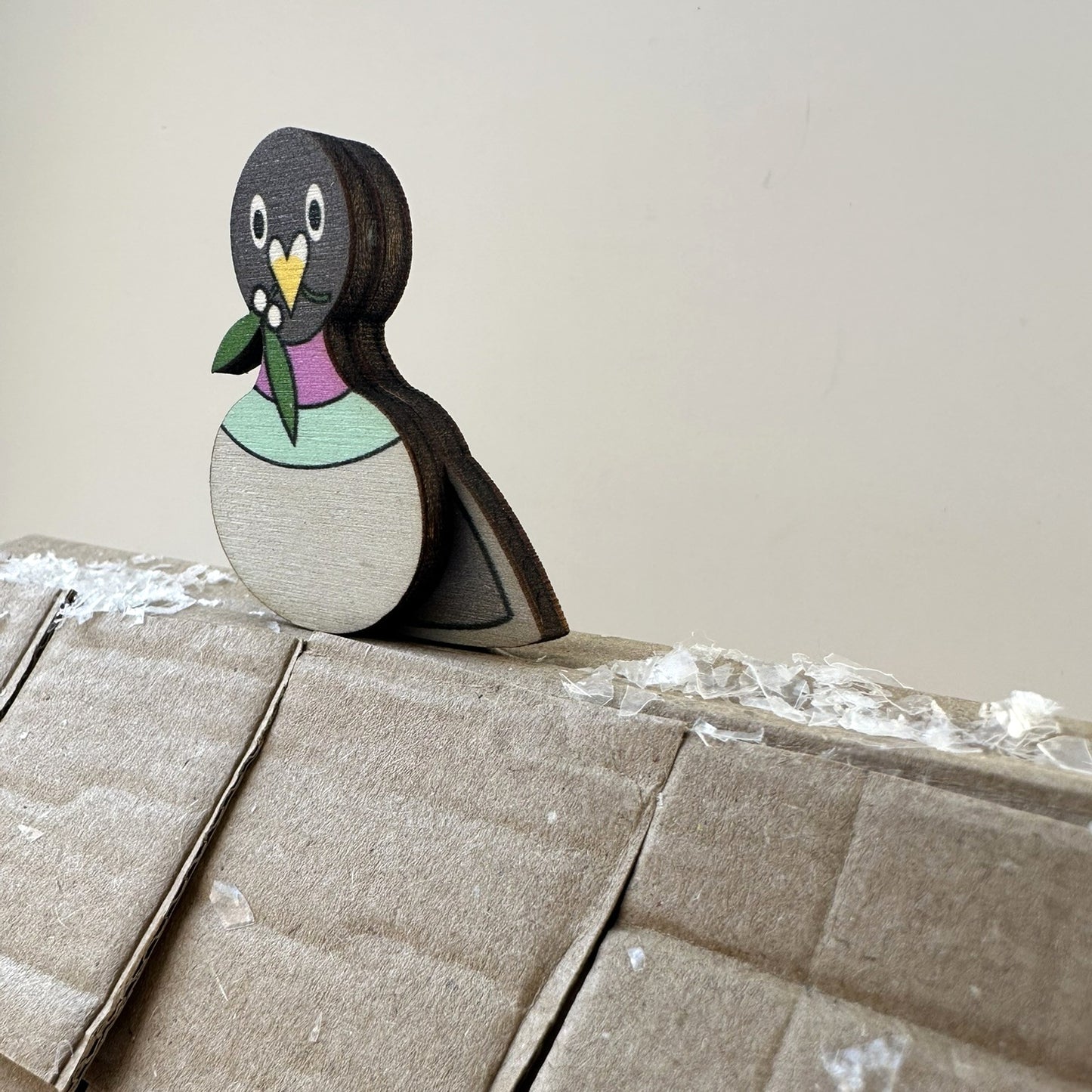 Wooden Pigeon Brooch - Pigeon with Mistletoe