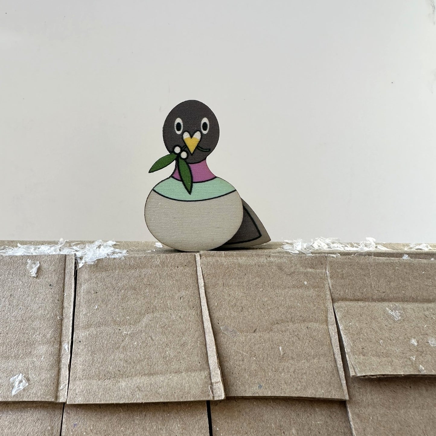 Wooden Pigeon Brooch - Pigeon with Mistletoe