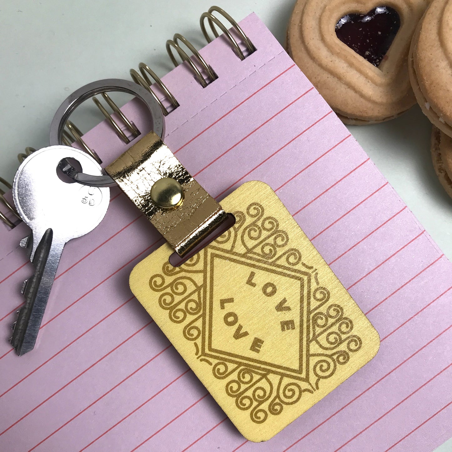 Custard Cream Biscuit Keyring – Love