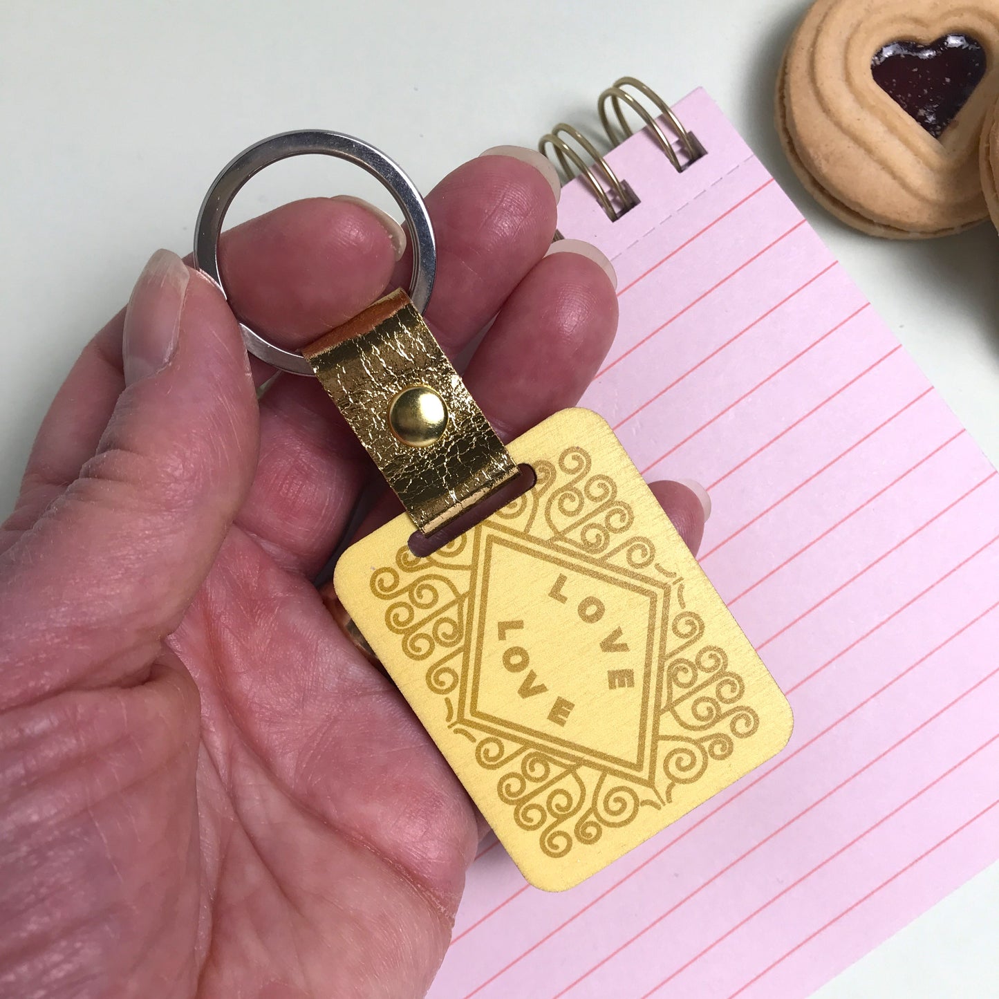Custard Cream Biscuit Keyring – Love