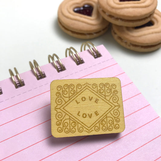 Custard Cream Brooch – Love