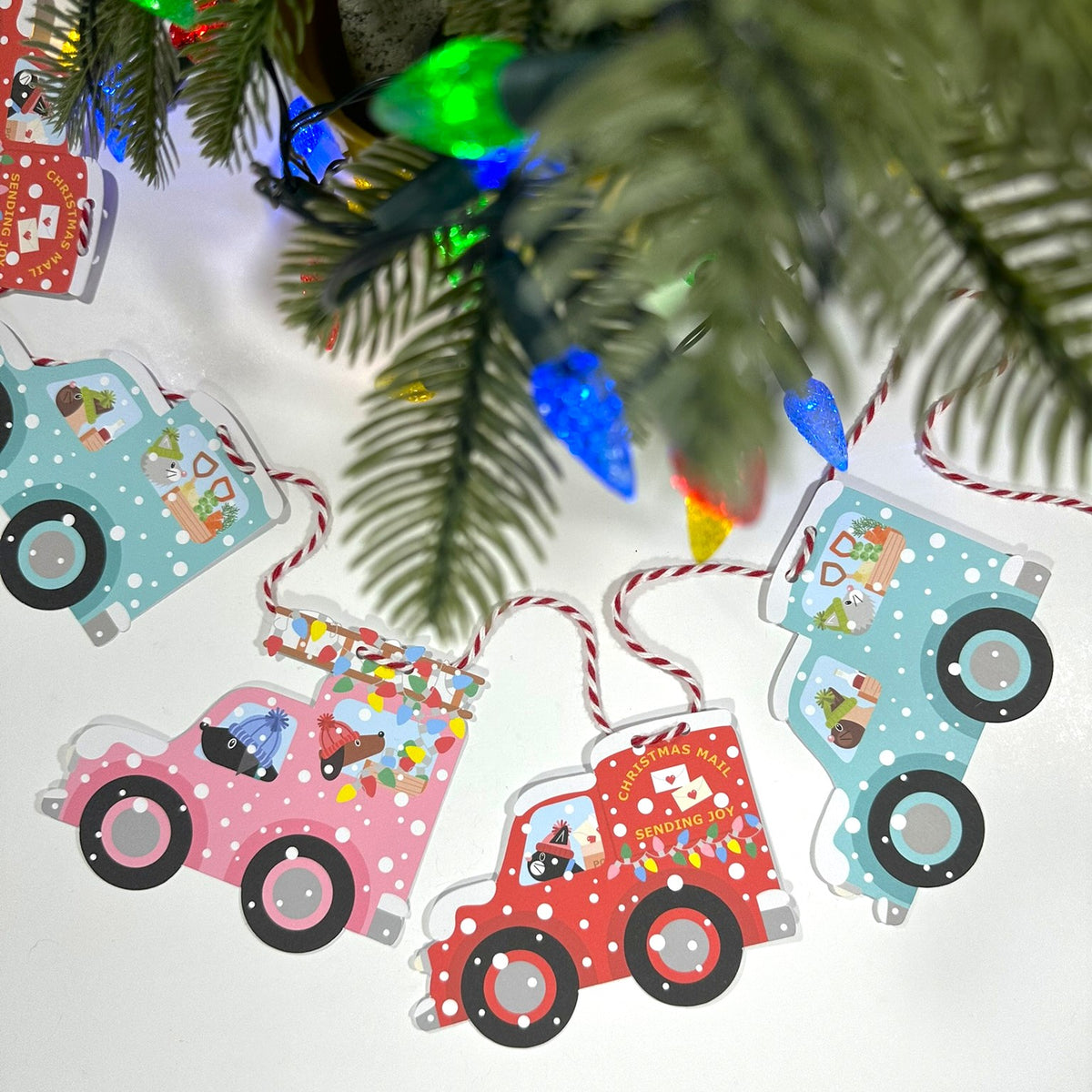 Vintage Vans Driven by Dogs & Cats - Festive Garlands