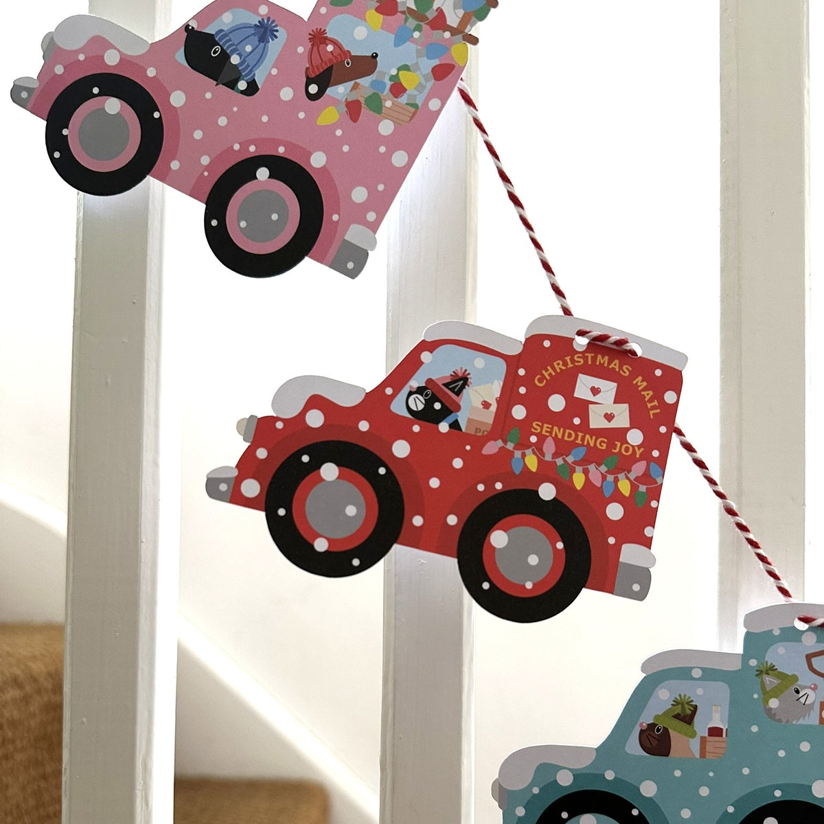 Vintage Vans Driven by Dogs & Cats - Festive Garlands