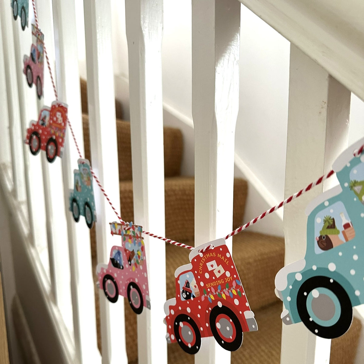 Vintage Vans Driven by Dogs & Cats - Festive Garlands