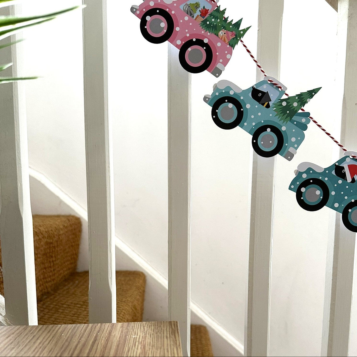 Vintage Cars Driven by Dogs & Cats - Festive Garlands