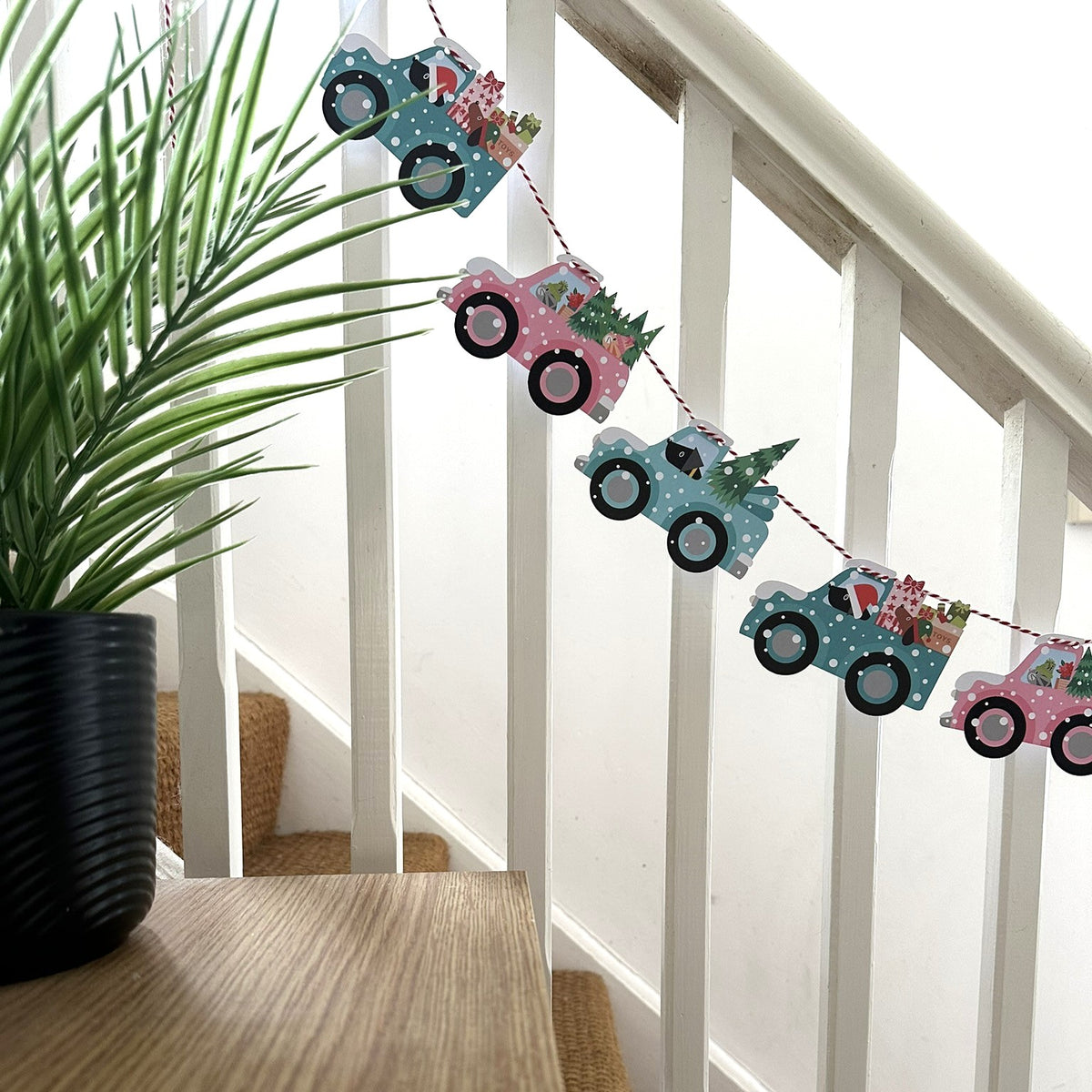 Vintage Cars Driven by Dogs & Cats - Festive Garlands
