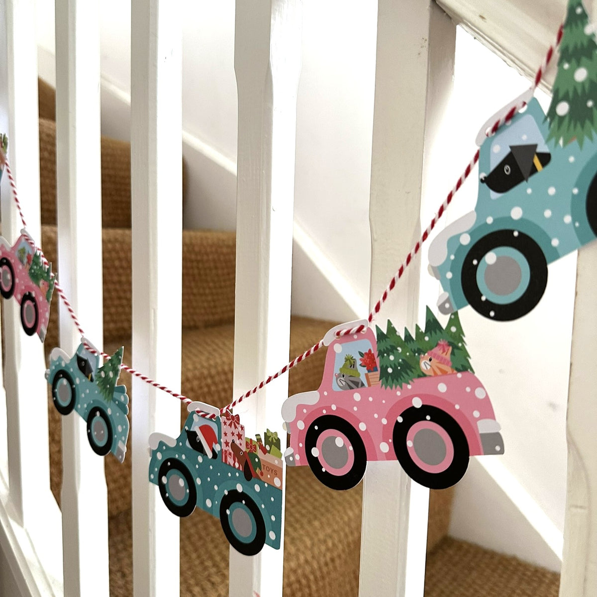 Vintage Cars Driven by Dogs & Cats - Festive Garlands